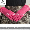 Мода дамы платье розовые кожаные перчатки с замшей в ладони